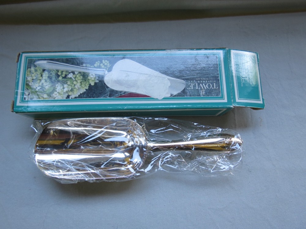 Towle Silverplate Ice Cube Scoop - Monogram "D"