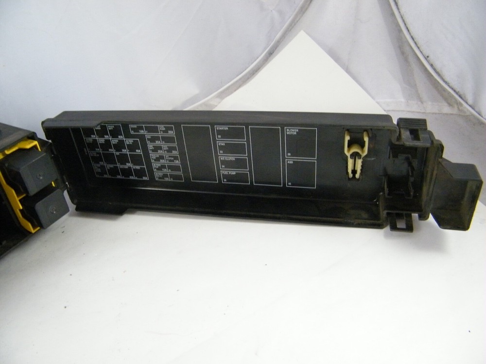 2005 DODGE DURANGO OEM ENGINE FUSE BOX