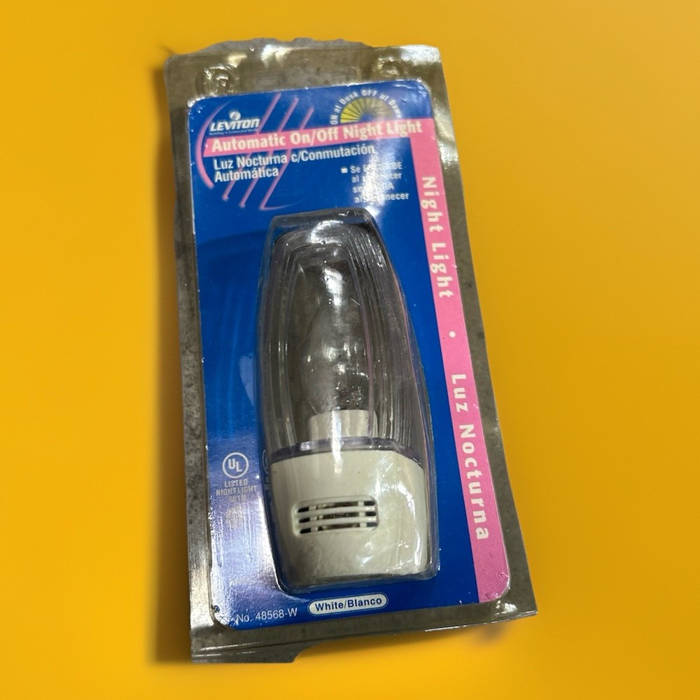 🔥Leviton 48568-W Automatic On/Off Night Light ~ 9 Units
