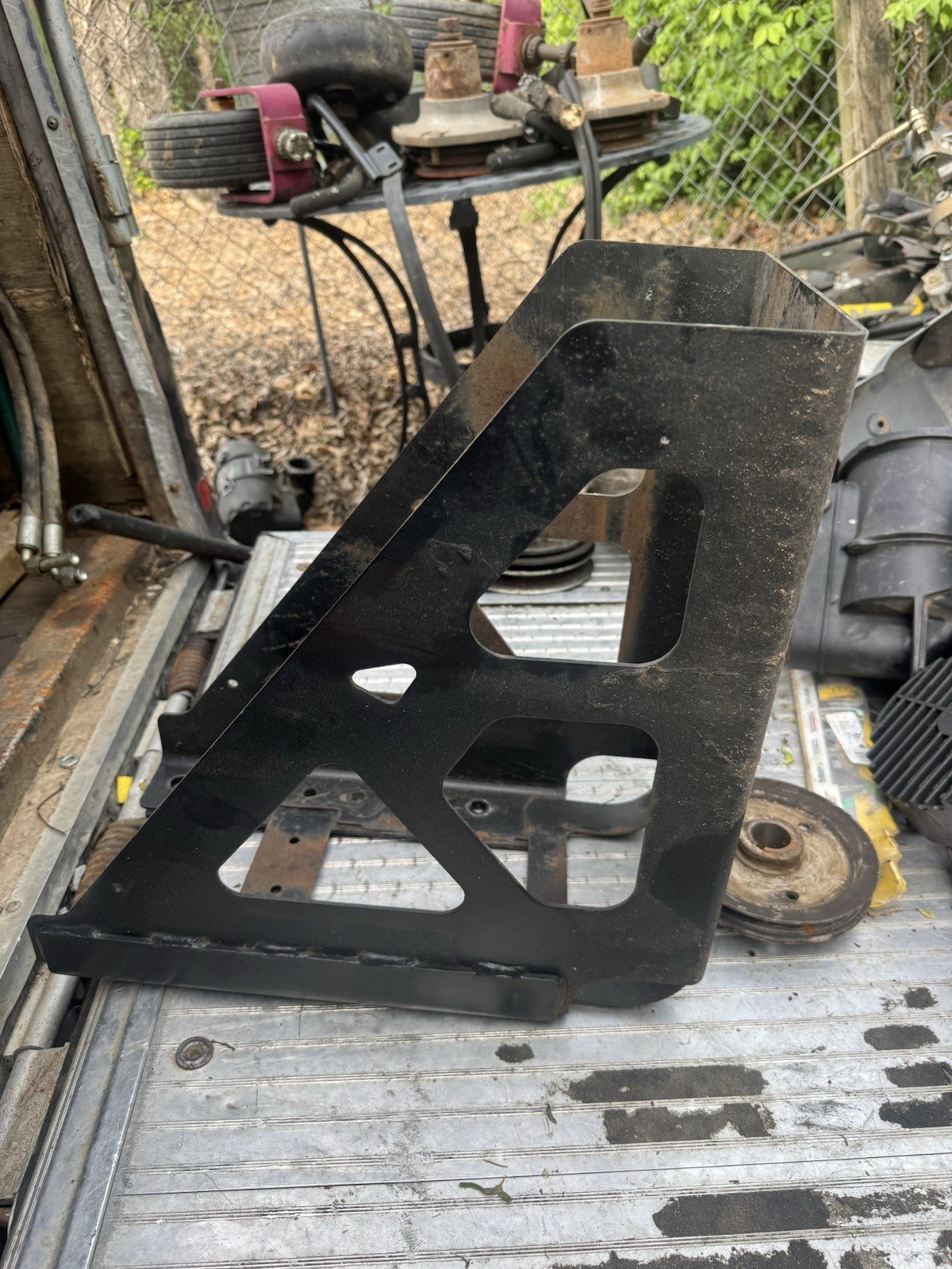 Isuzu Npr Deff Tank Bracket