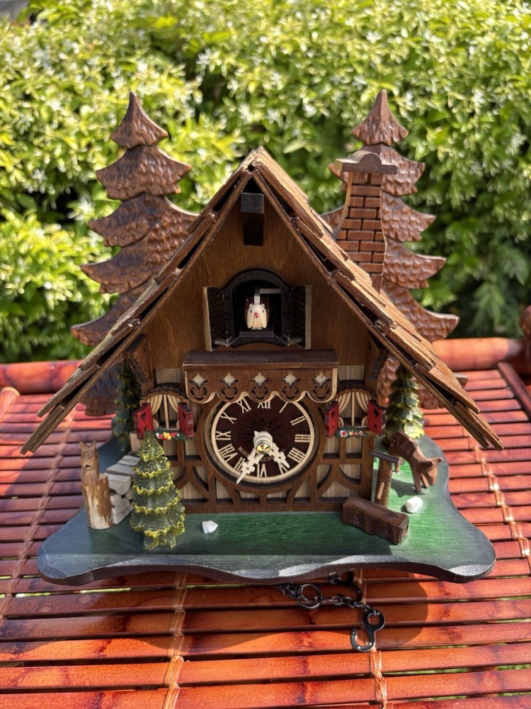Charming Authentic Engstler German Cuckoo Clock - Perfect Working Condition
