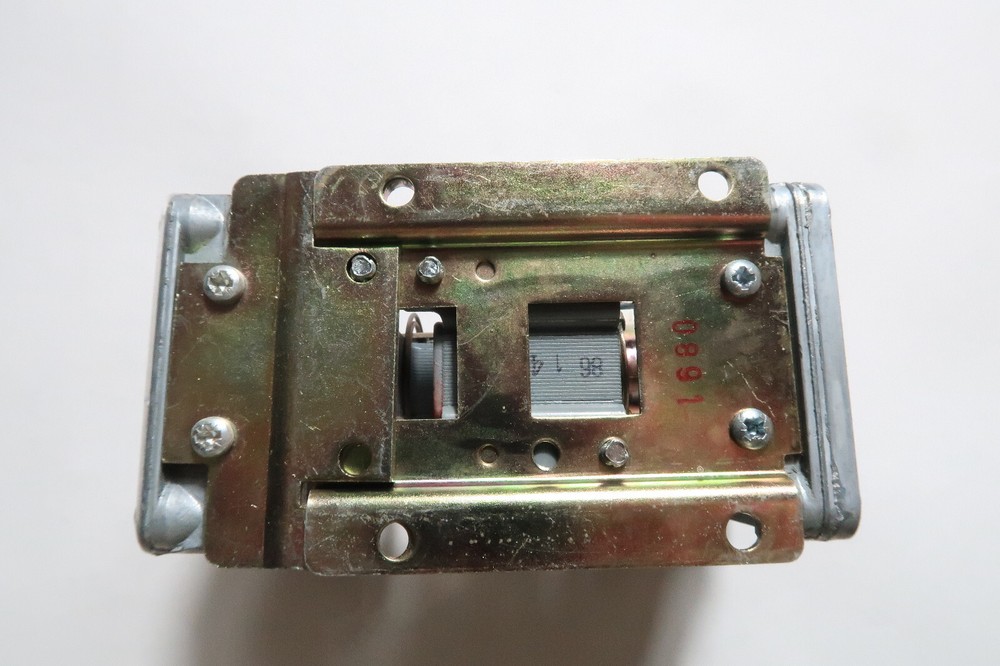 Cutler Hammer D80J Eaton Delay Timer Series A2 D80AM