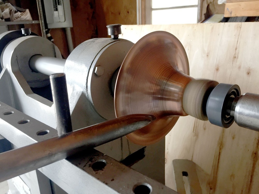 Manual metal spinning lathe