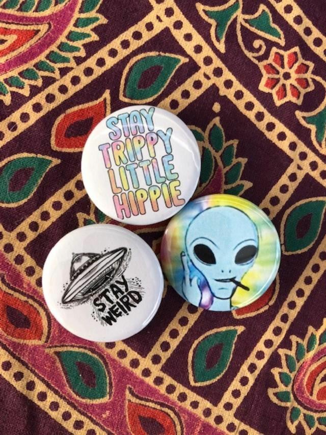 Stay Trippy Hippie Alien Button Set