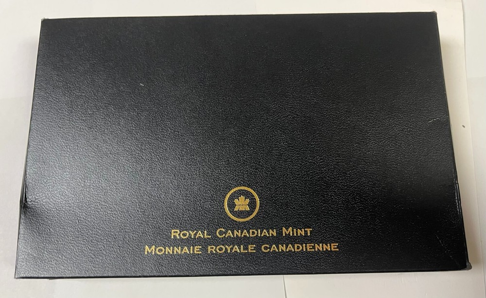 2014 Canada Specimen Set Ferruginous Hawk