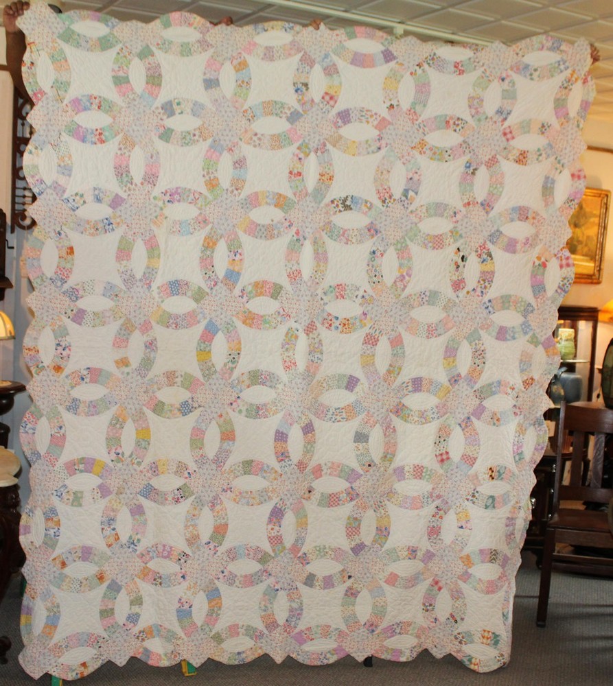Antique Double Wedding Ring Pattern Pieced Quilt –
