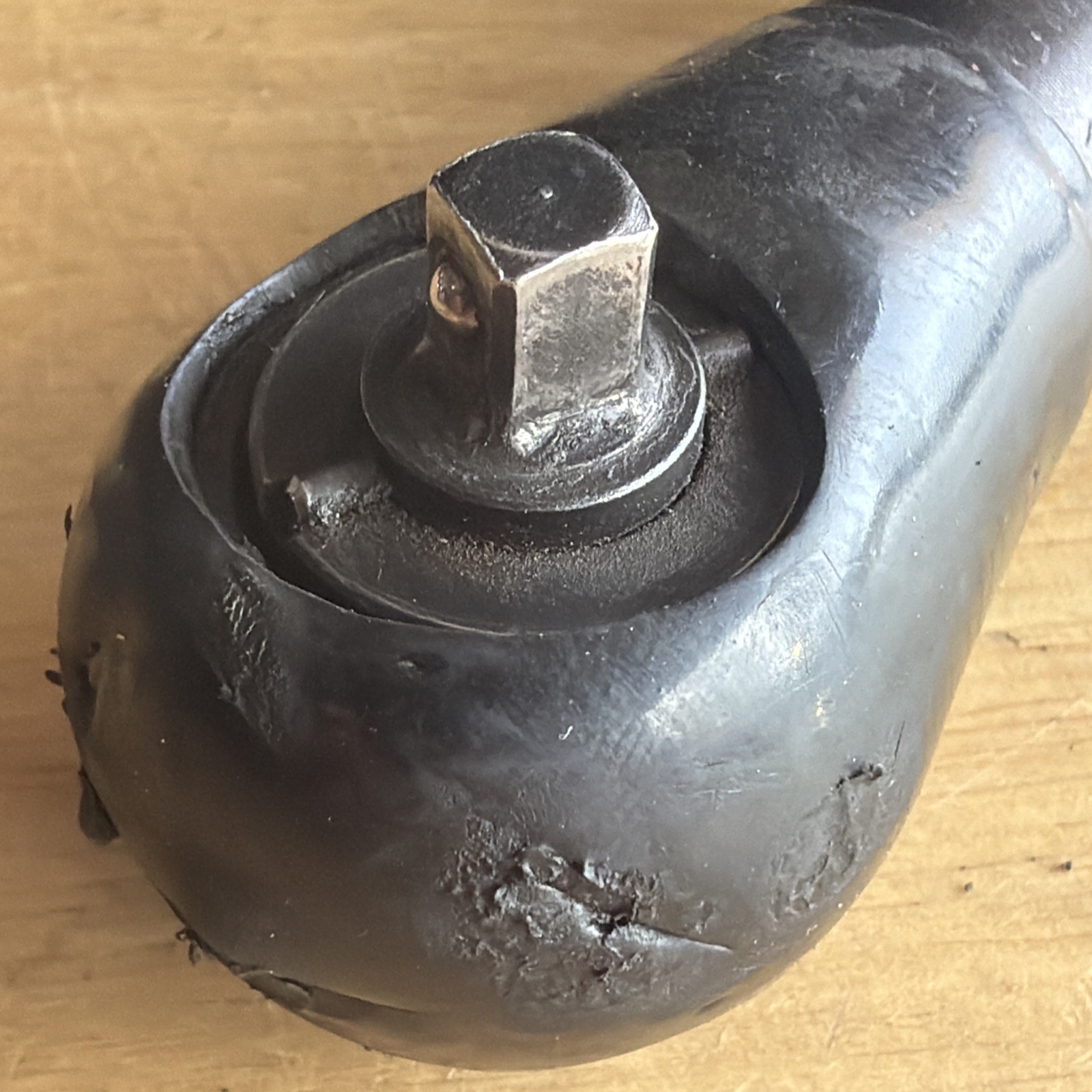 Snap On Tools Cordless Long Neck Ratchet 1/4" Drive Green W/ 1 Battery CTR717G