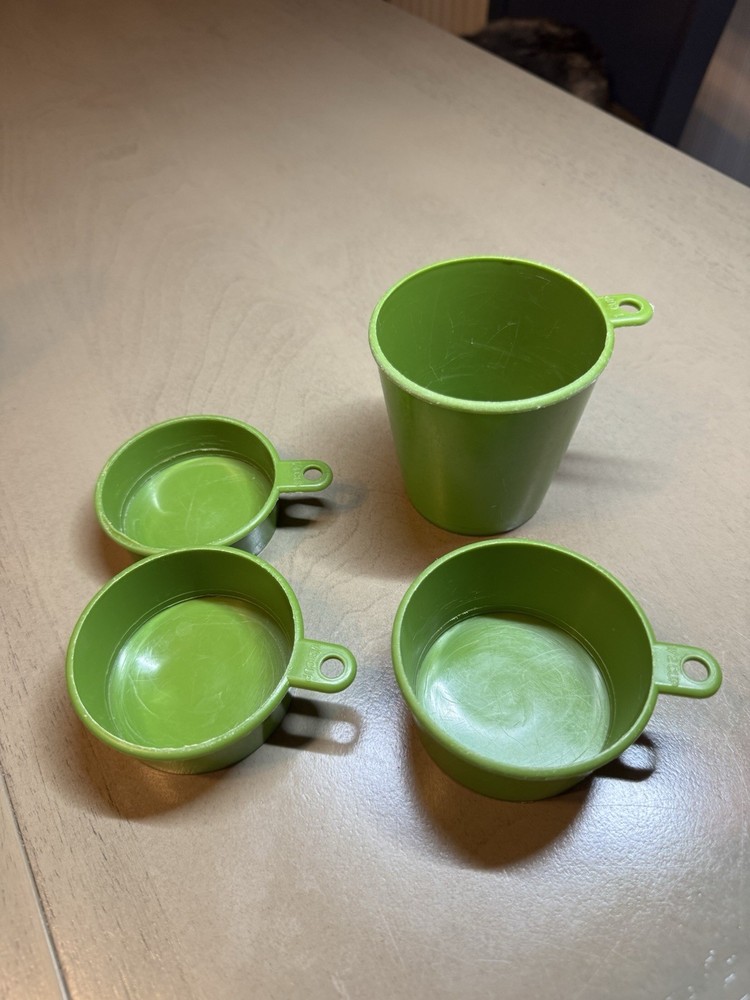Vintage AVOCADO GREEN Kitchen Measuring Nested Cups