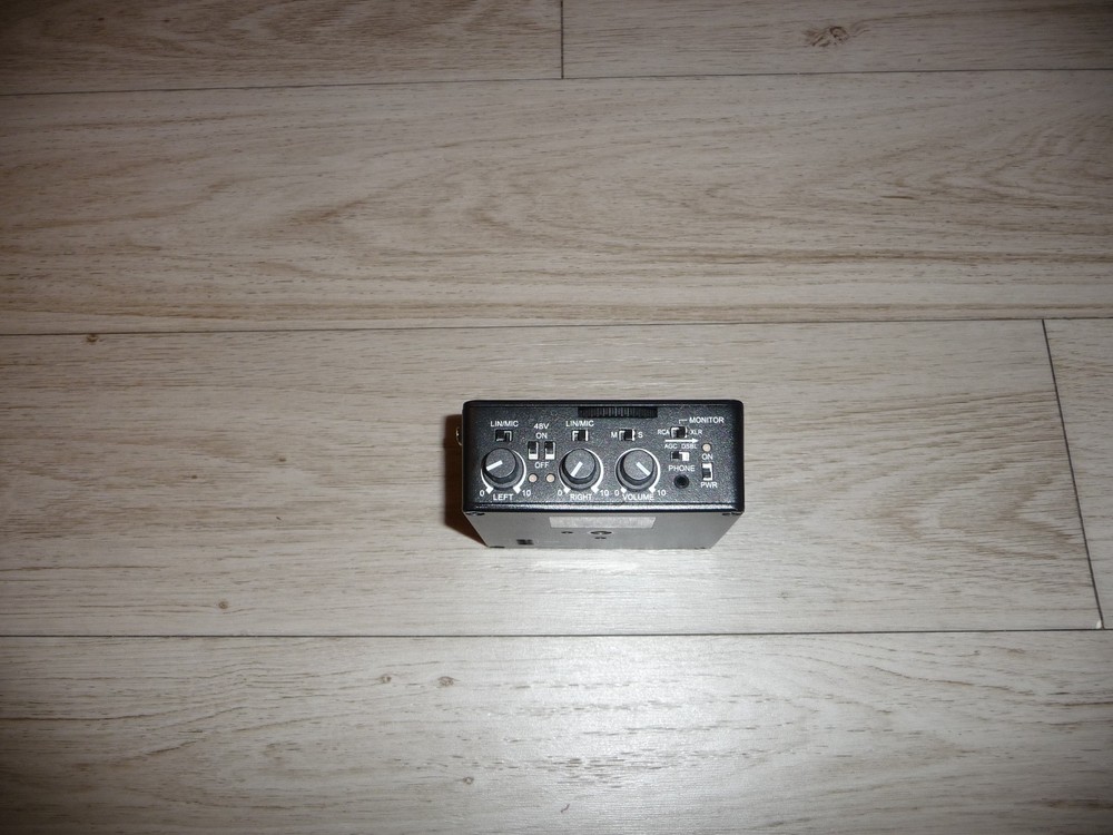 Beachtek DXA-SLR Active Audio Adapter