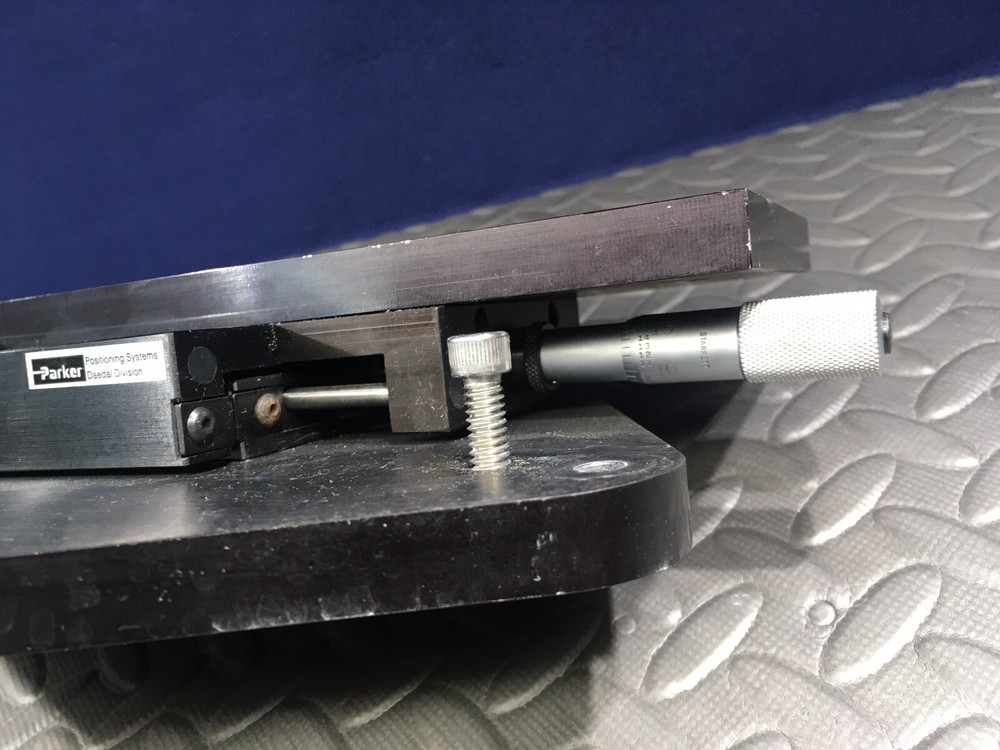 Manual Driven Ball Bearing Guided Standard Linear Positioning Stage 4451