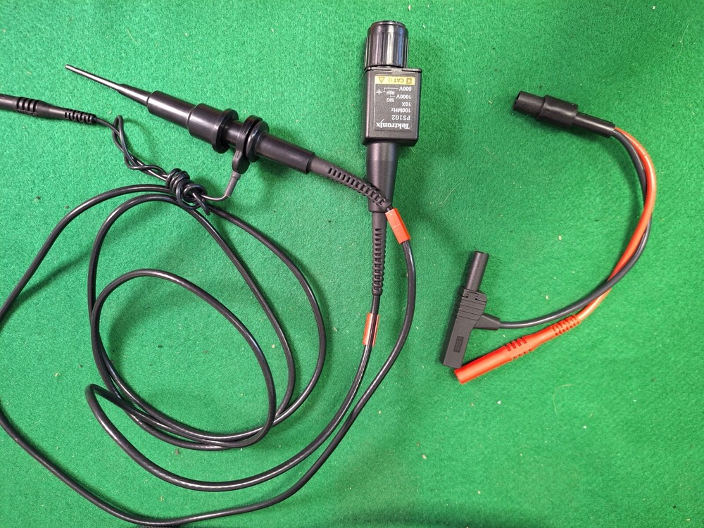 Tektronix A621 1000 Amp AC Current Probe - includes case and instructions