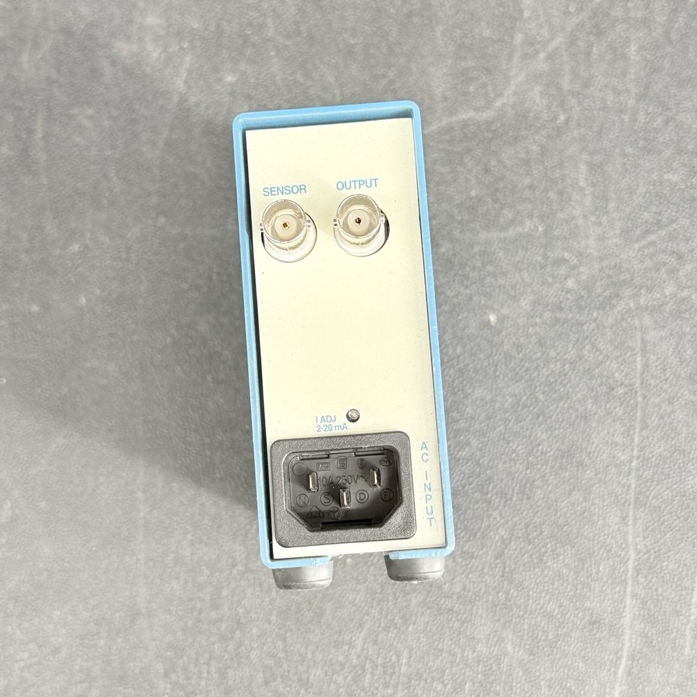 PCB Piezotronics Model 482 ICP Sensor / Signal Conditioner