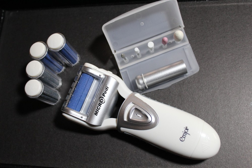 Emjoi Micro Pedi Essentials Pedicure wManicure Kit & Extra Rollers-SEALED NIB