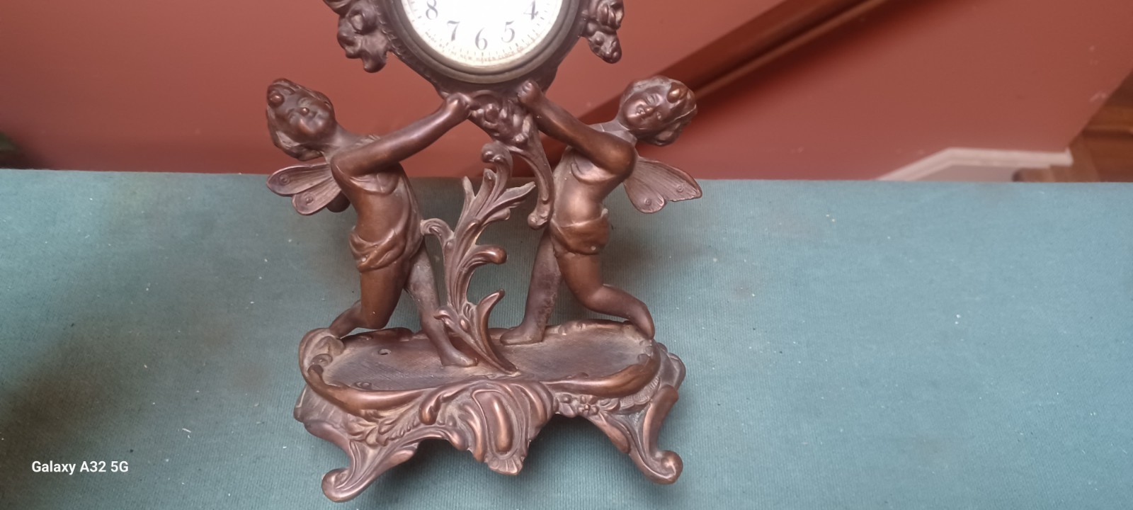 Antique Lovely New Haven Clock Co. Figural Mantel Clock – Gilt Metal Cherubs