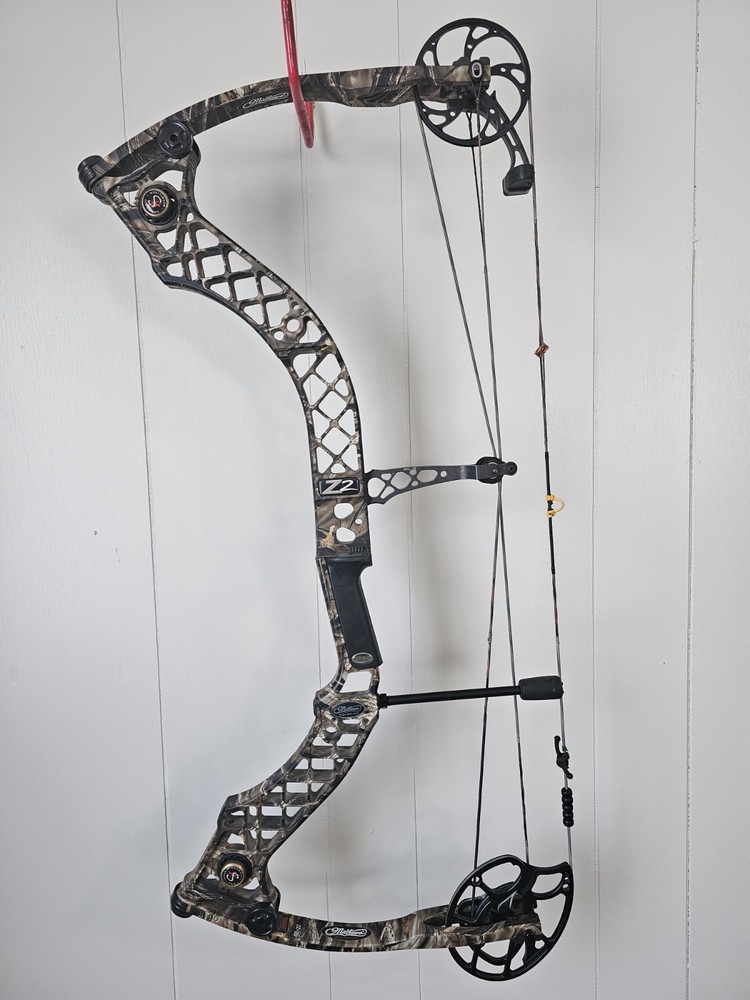 Mathews Z2 Compound Bow