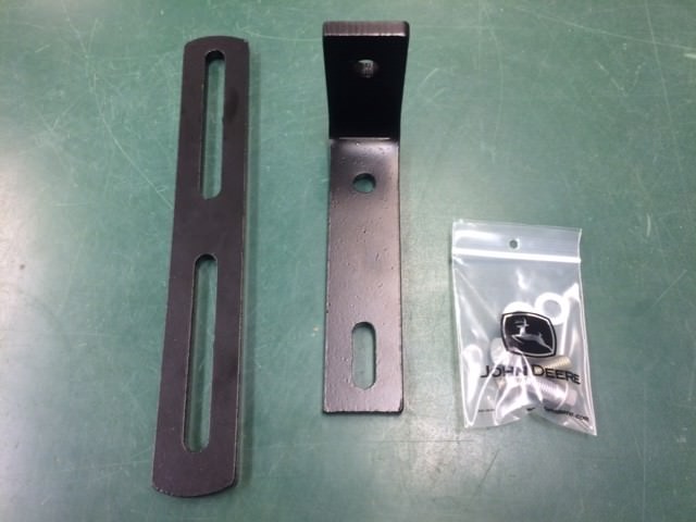 Aftermarket monitor mounting bracket kit - for John Deere BE23519