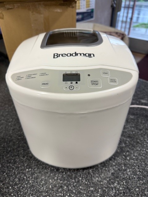 Breadman TR520: Programmable Bread Maker for 1, 1 ½ , and 2 lb. Loaves - White