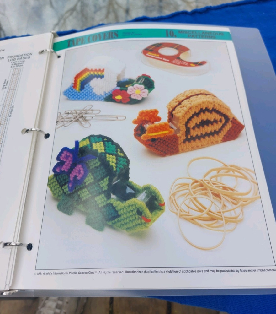 Leisure Arts Plastic Canvas Project Booklets Leaflets in binder Large Lot