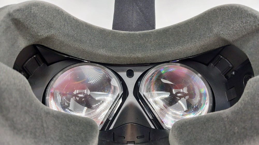 🔥 HTC VIVE Virtual Reality VR Headset w/ Pro Deluxe Audio 🔥 + Linkbox + Cables