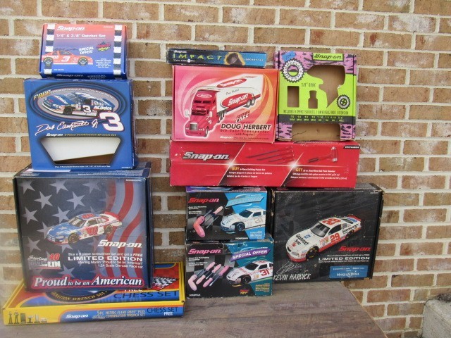 SNAP-ON TOOLS  SCREWDRIVER ETC. DISPLAY BOX 12 BOXES  GARAGE  MAN CAVE NO TOOLS