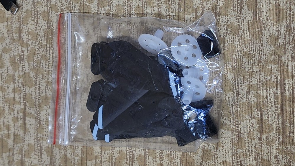 Le Idea 10 GPS Drone with Camera and Case for Adults - White