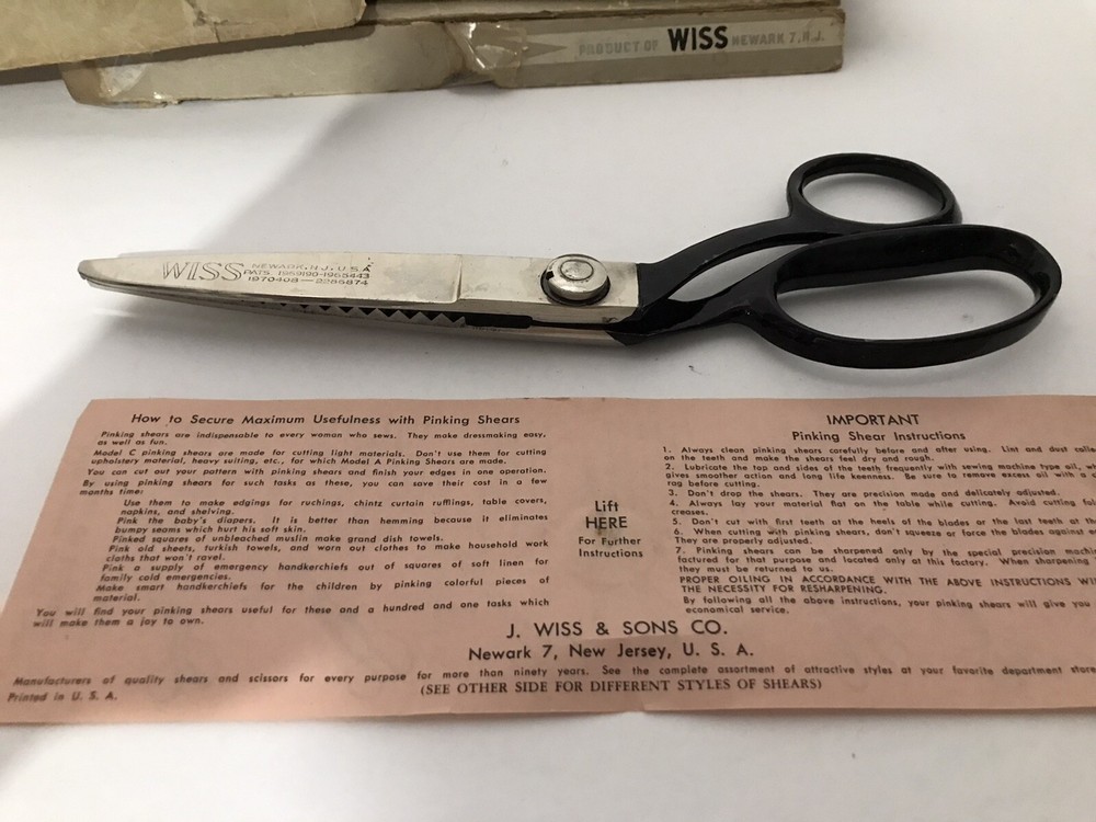 Vintage Wiss Pinking Shears Model C with box