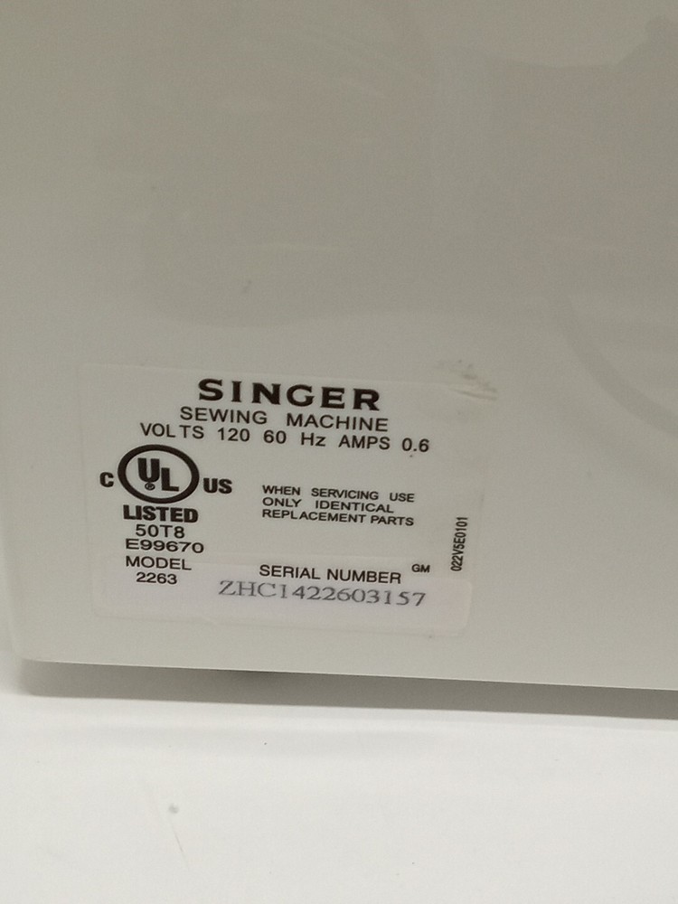 SINGER SEWING MACHINE Model 2263 Tested Works