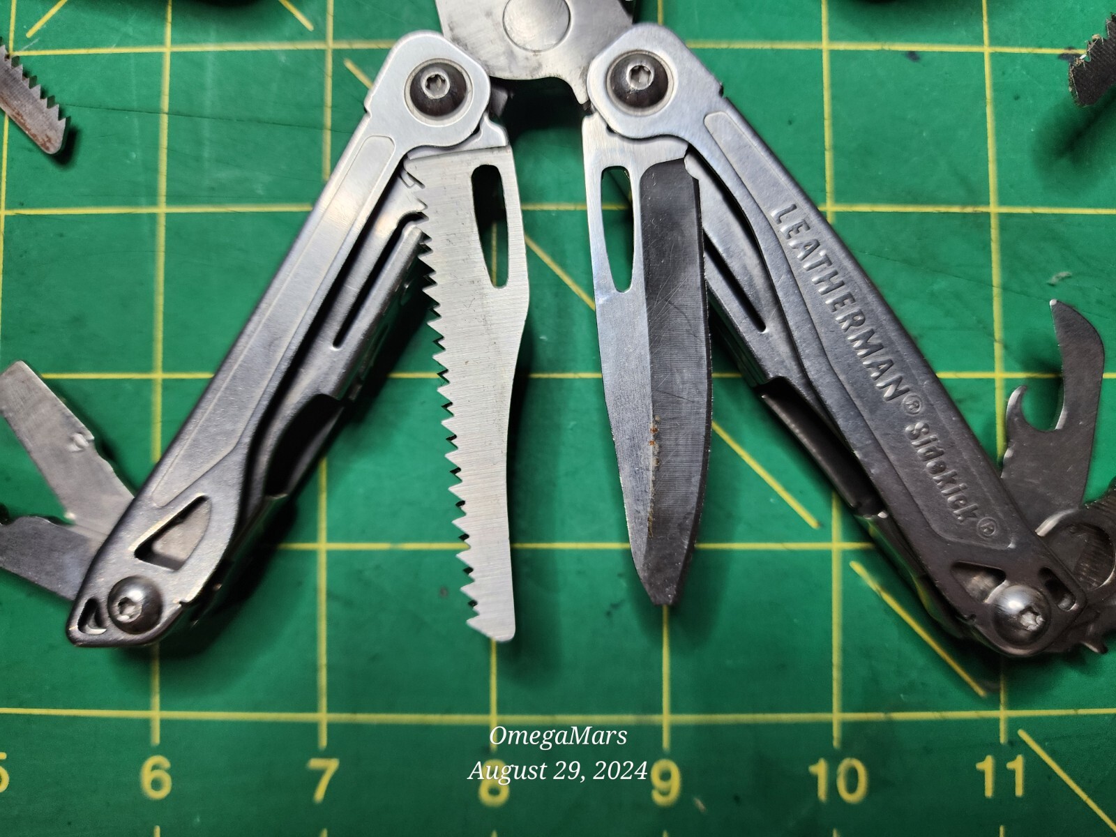 Leatherman Sidekick one at random