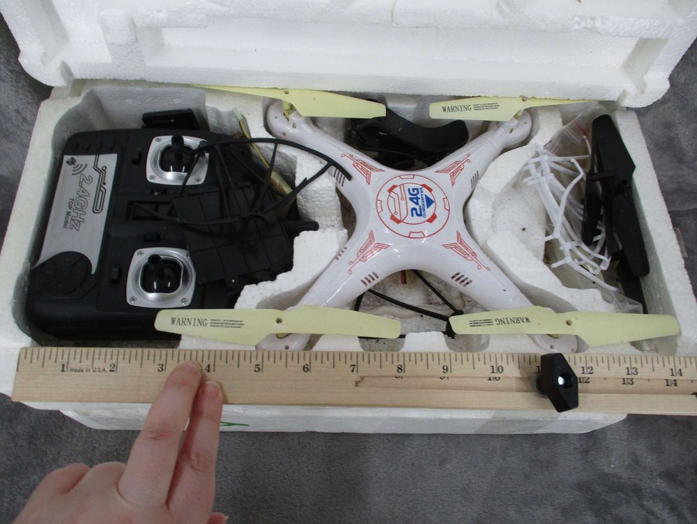 2.4GHz RC Quadcopter Drone White Red