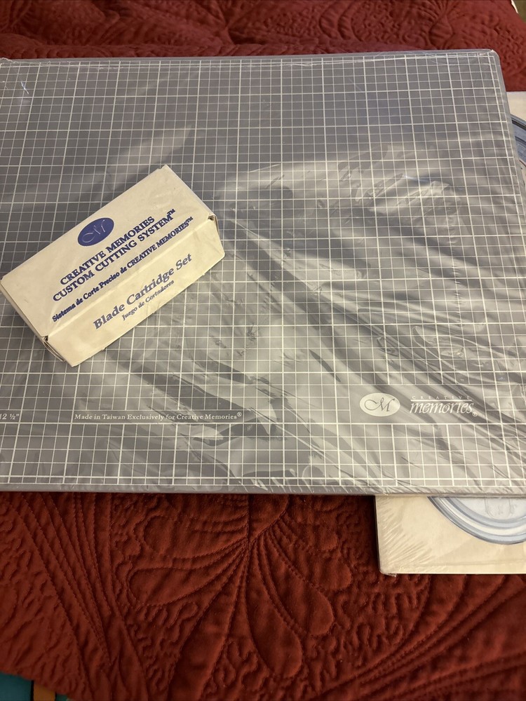 Creative Memories Custom Cutting System 3 Blade Cartridges & Mat + Oval Patterns