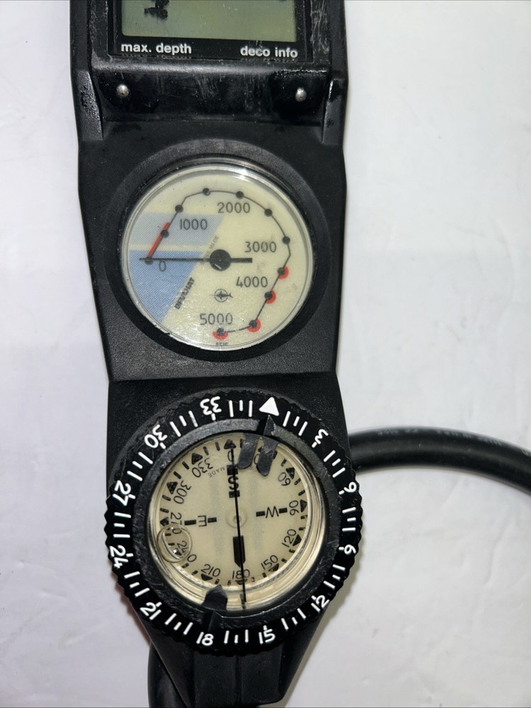 Aladin Dive Computer Console. Beuchat Pressure Gauge. Read.