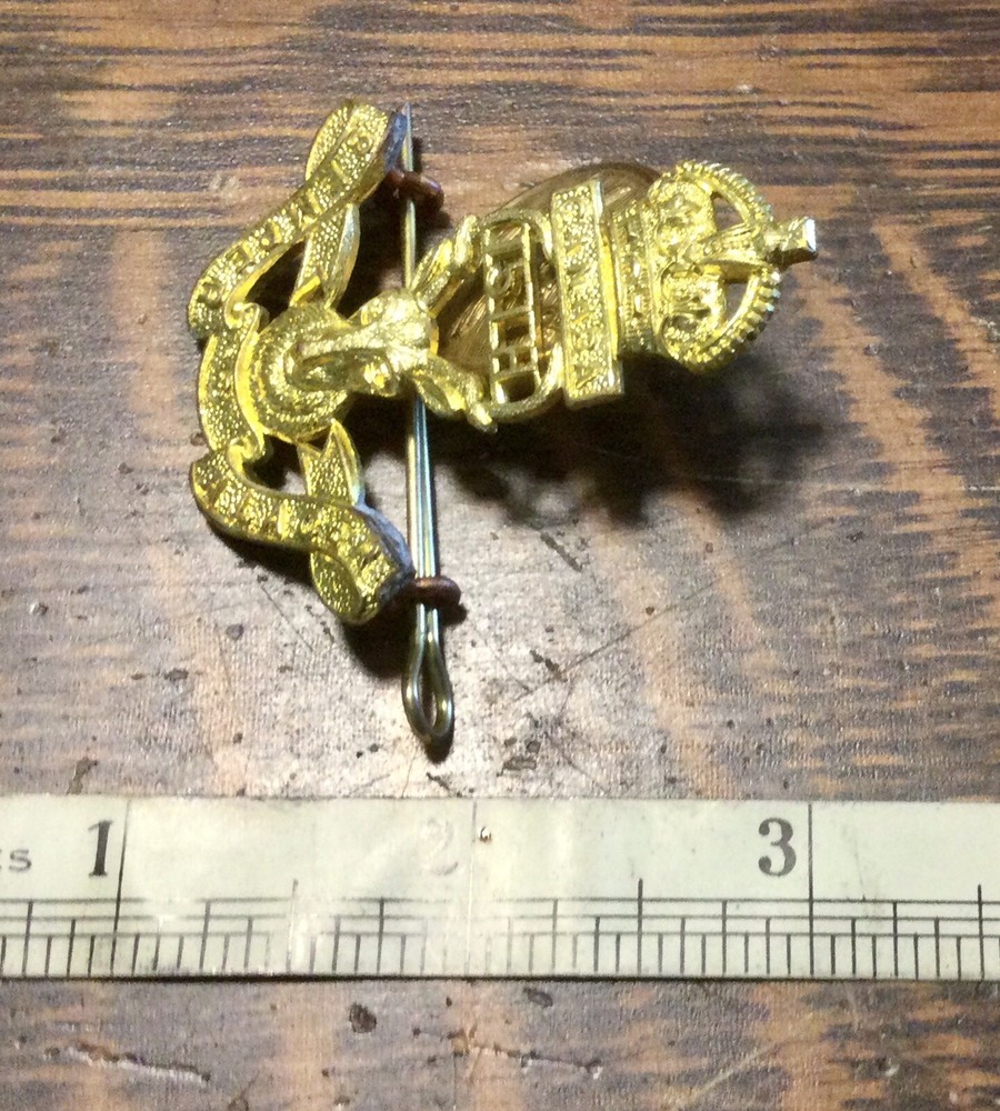 WW2 15th Alberta Light Horses Pin & RCAF Buttons
