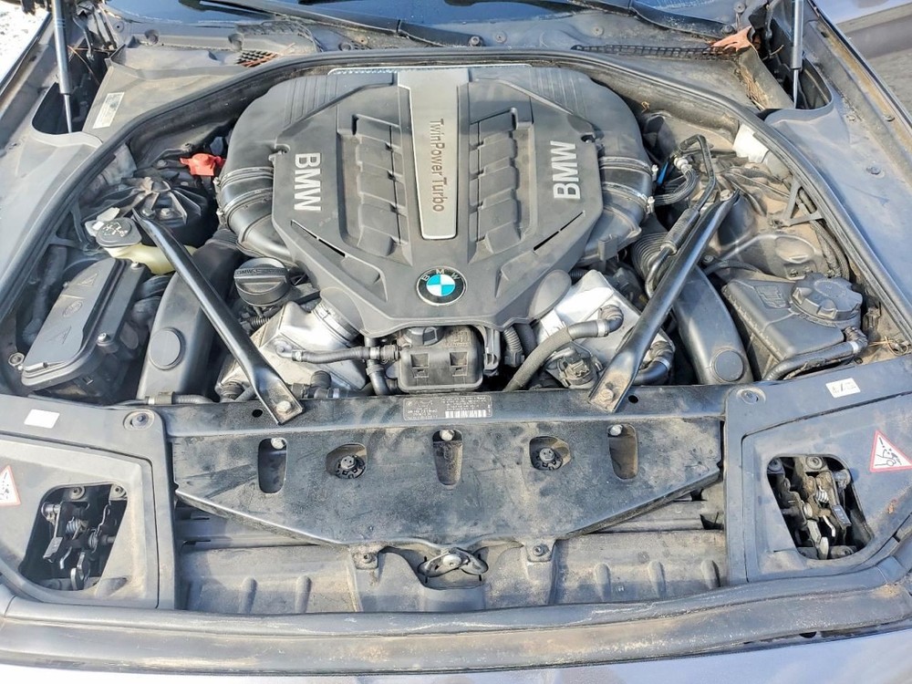 Fuse Box Engine Trunk Mounted Fits 12 BMW 528i 5034738