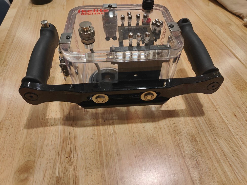 IKELITE Digital Underwater Camera Housing For Nikon Coolix 995
