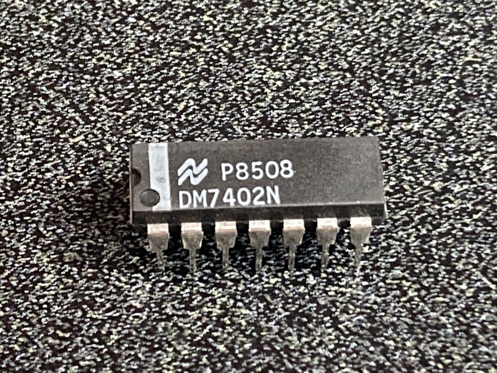 NSC DM7402N IC