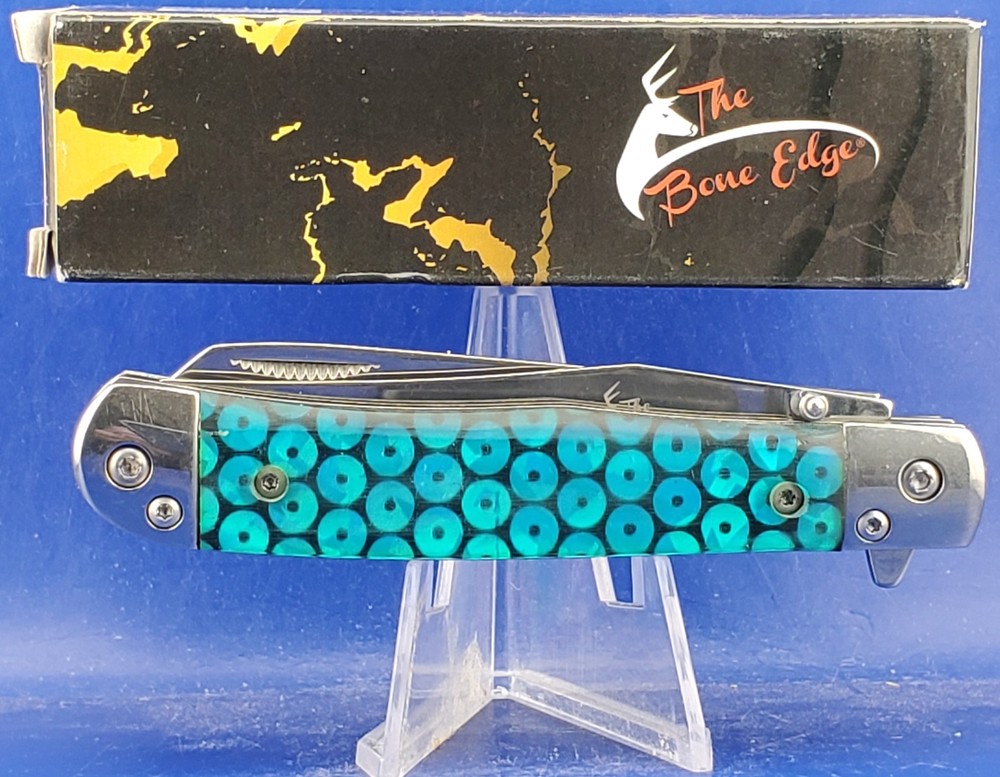 BONE EDGE SPRING ASSISTED TRAPPER  13822