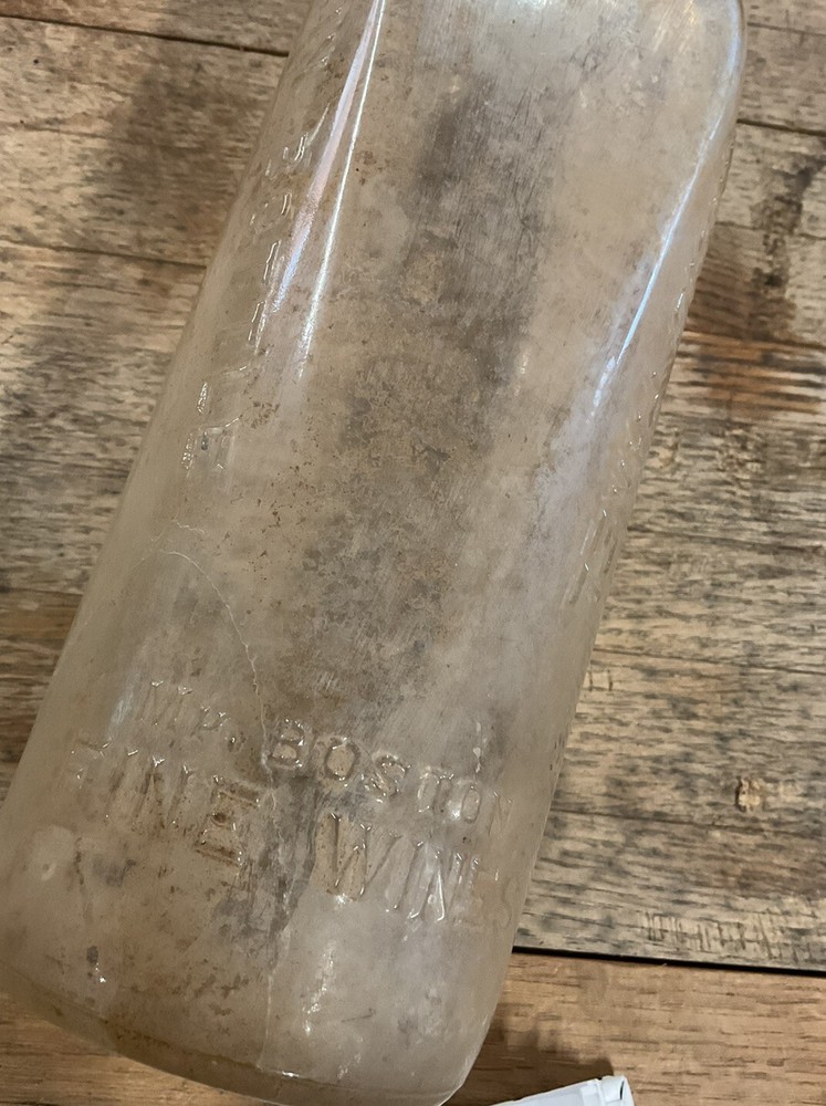 Used Mr. Boston fine wine Bin bottle 4/5 quart