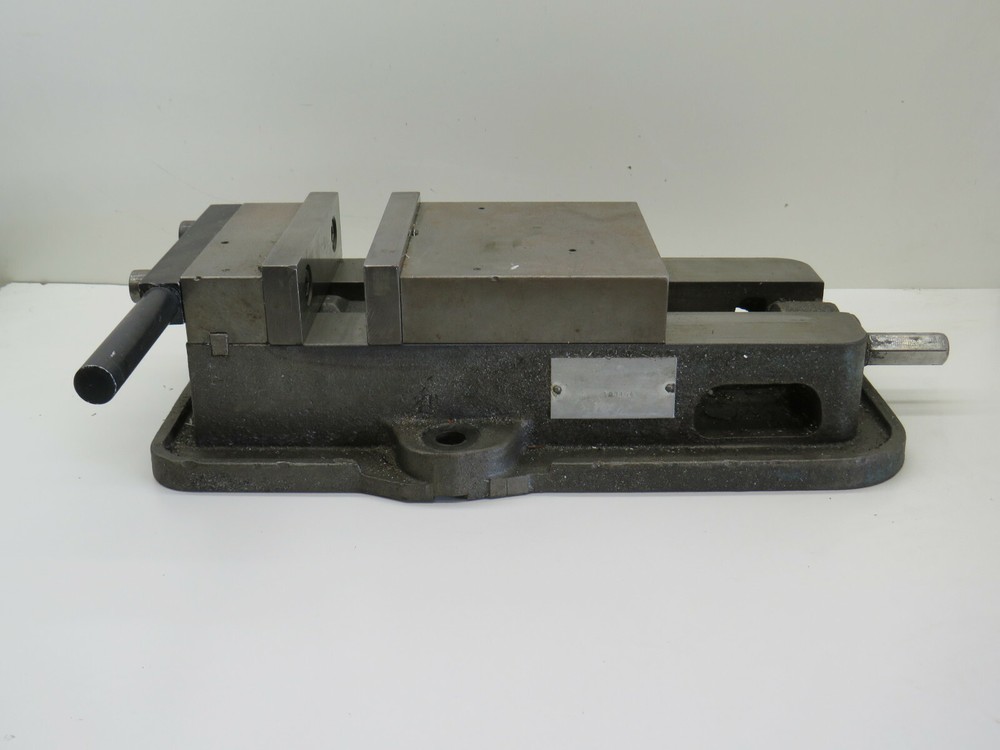 Kurt D60-1 Milling Machine 6" Vise, Missing Handle, 73lbs