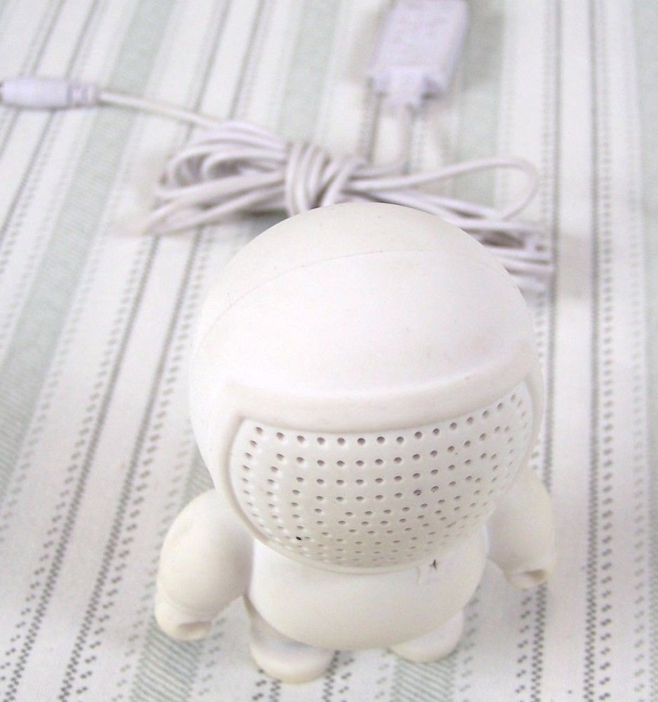 Imixid Audio Bot White Speaker USB AUX Phone Ipod MP3