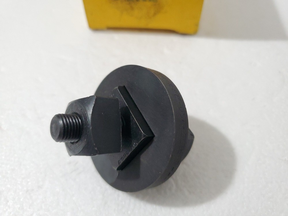 GREENLEE 731R RECTANGULAR RELAY SOCKET PUNCH 1.018 x .861" USA