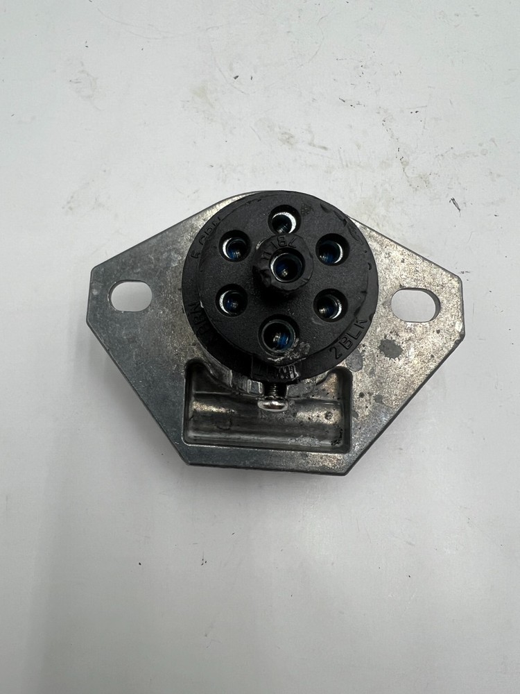 (QTY 5) PHILLIPS 15-720 SAE J560 7 WIRE TRAILER SOCKET PLUG