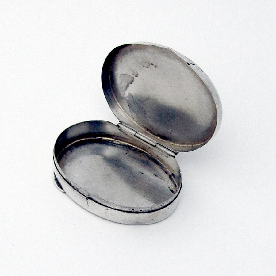 Engine Turned Oval Pill Box 800 Silver