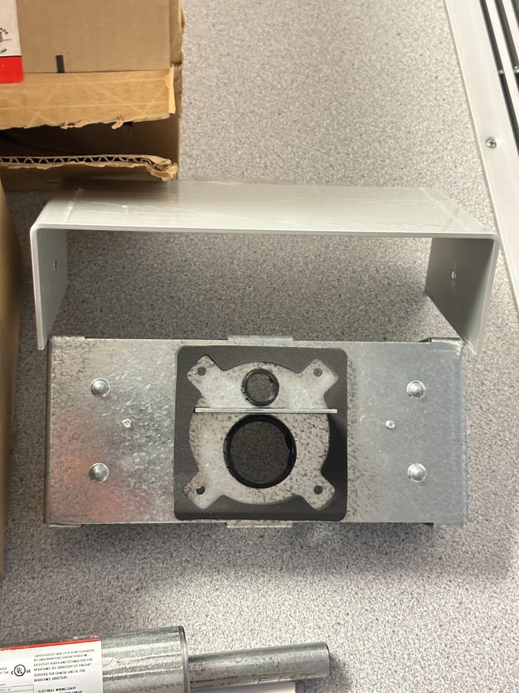 NEW Wiremold RC92GHBTC Poke-Thru Insert With Double-Width Service Head + Insert
