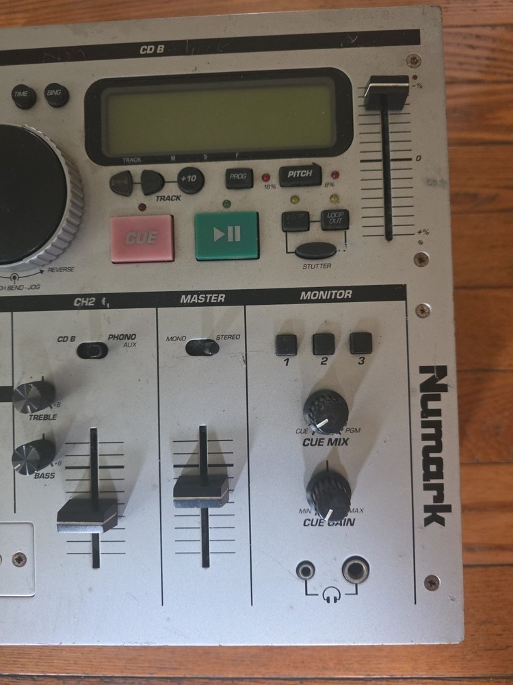 NUMARK CDMIX2 PROFESSIONAL CD MIXING CONSOLE - Untested - Read