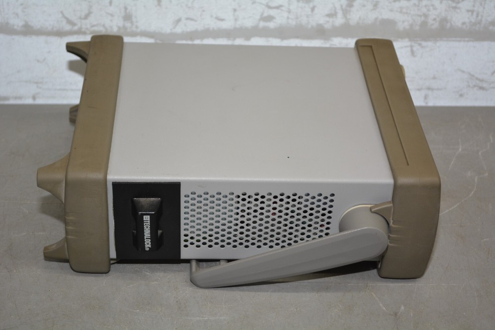 ^ Agilent 33220A 20 MHz Function Arbitrary Waveform Generator #X3432