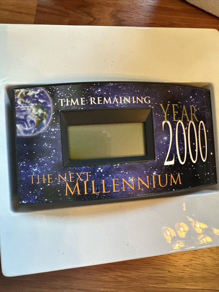 Millenium 2000 Countdown Clock NOS New Battery + Manual + 01-01-00 Waterglobe
