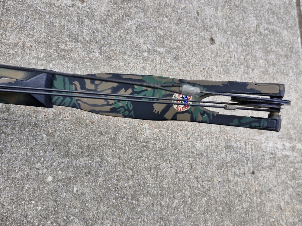 PSE Compound Bow Game Sport series Lightning-Flite 2