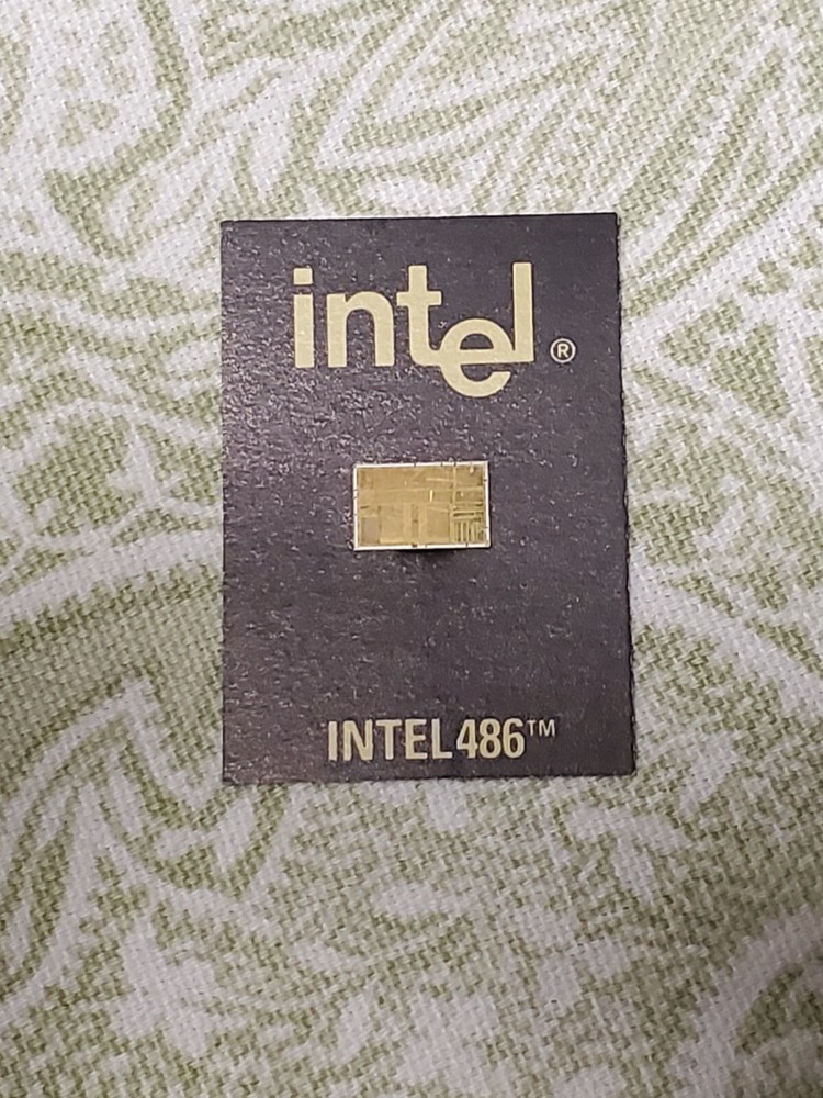 Intel Intel 496 Microchip