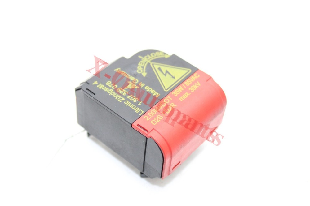 02-06 MINI COOPER S Headlight Ballast Igniter Socket.