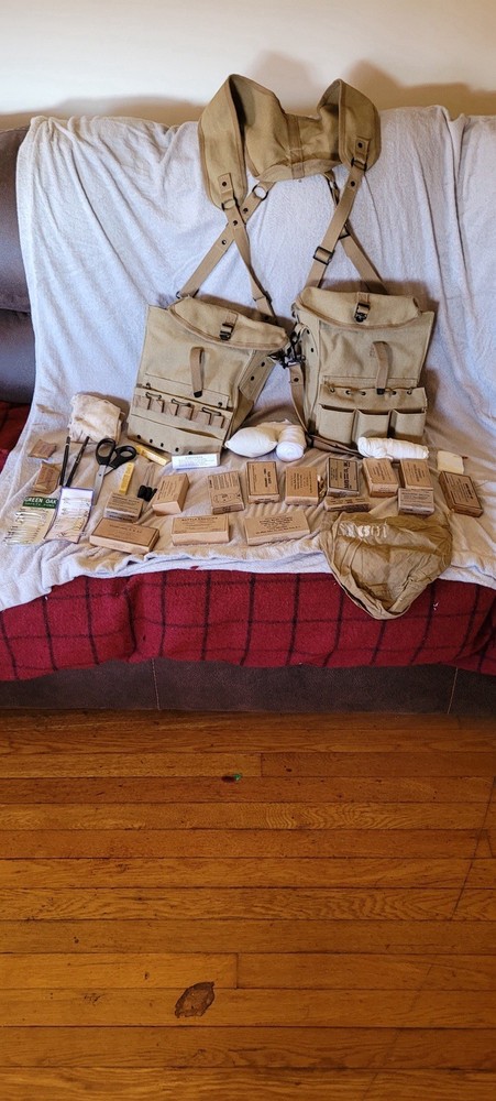 World War 2 Medic Harness And Bags